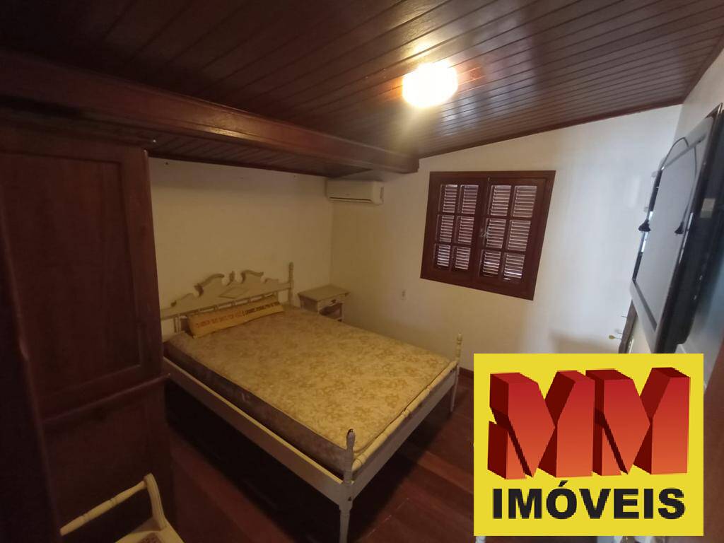 Casa à venda com 6 quartos, 178m² - Foto 13