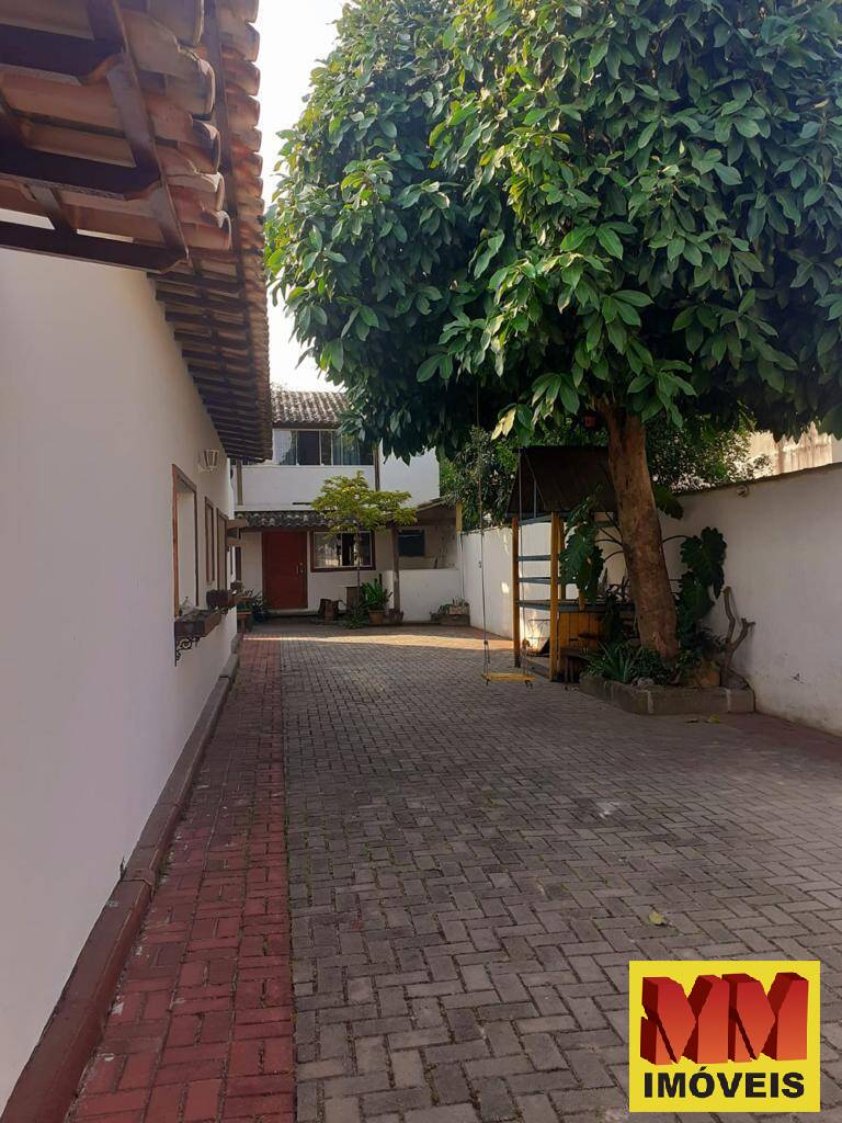 Casa à venda com 3 quartos, 300m² - Foto 5