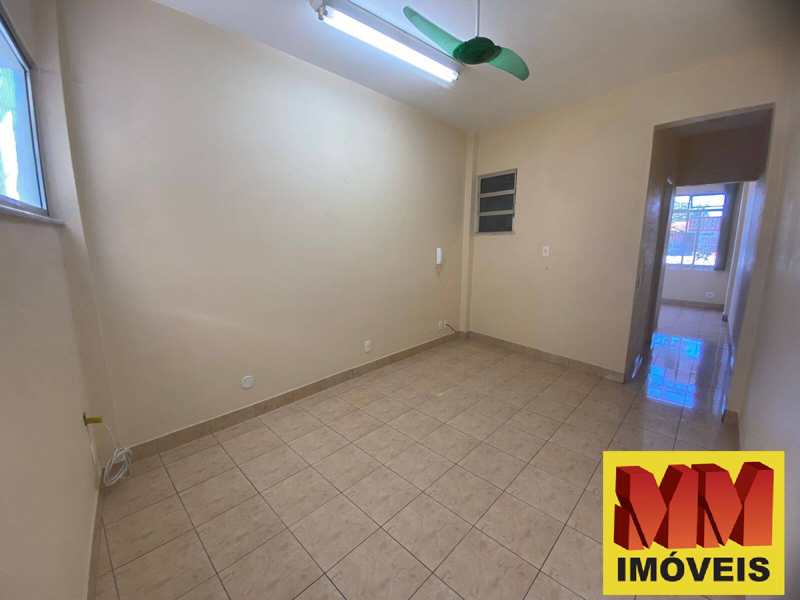 Apartamento à venda com 1 quarto, 39m² - Foto 2