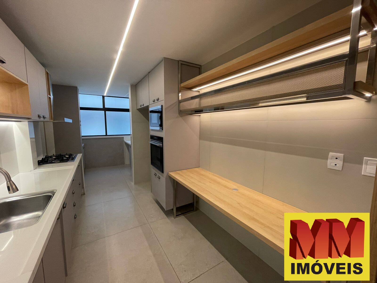 Apartamento à venda com 3 quartos, 260m² - Foto 12