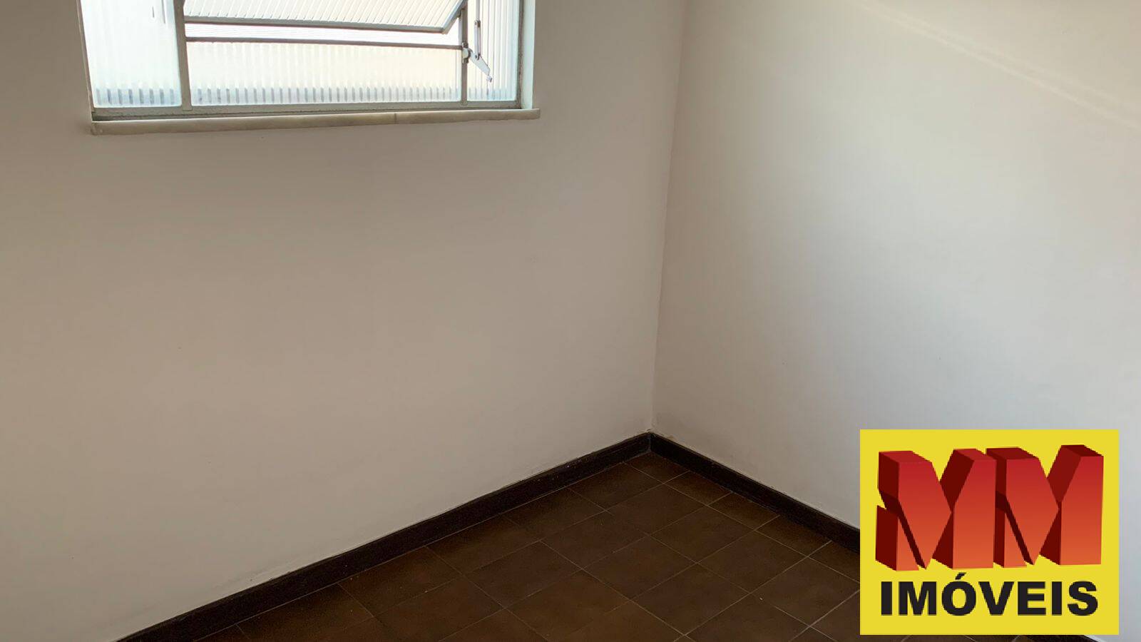 Casa à venda com 5 quartos, 200m² - Foto 13