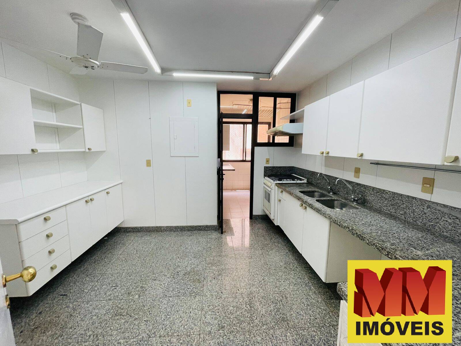 Apartamento à venda com 4 quartos, 164m² - Foto 11