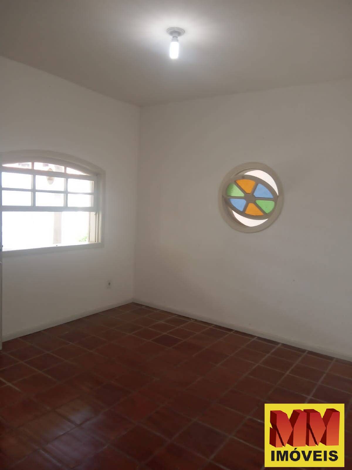 Casa à venda com 4 quartos, 200m² - Foto 3