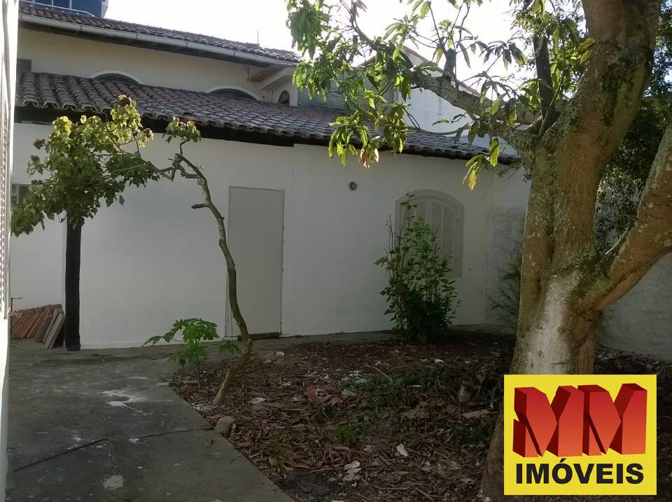 Casa à venda com 4 quartos, 200m² - Foto 11