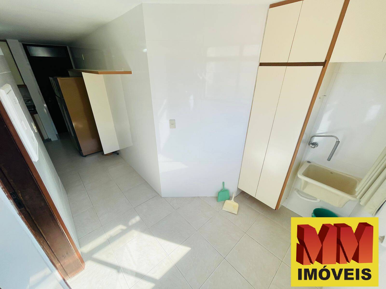 Apartamento à venda com 3 quartos, 196m² - Foto 13