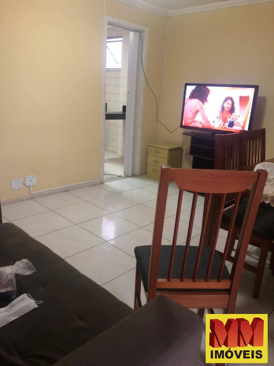 Apartamento à venda com 3 quartos, 76m² - Foto 2