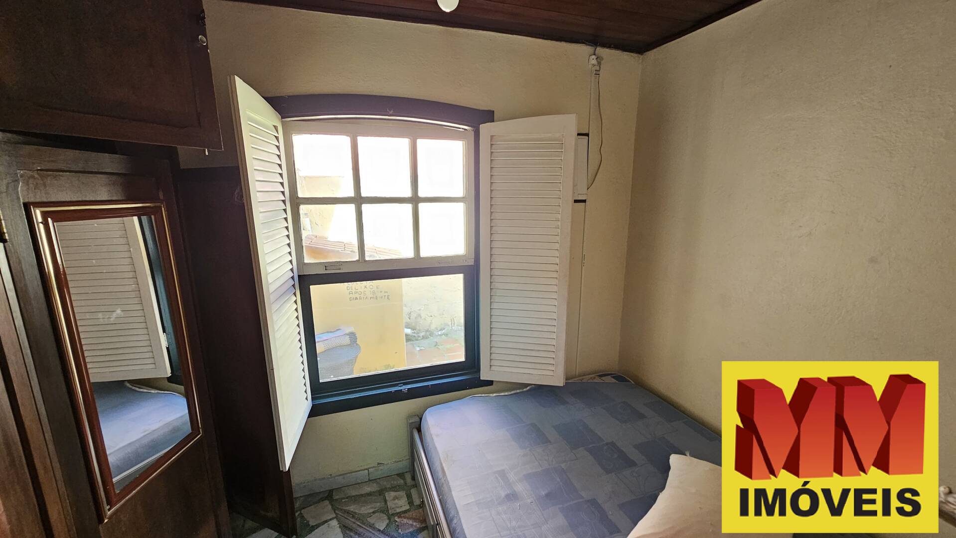 Casa à venda com 5 quartos, 300m² - Foto 25