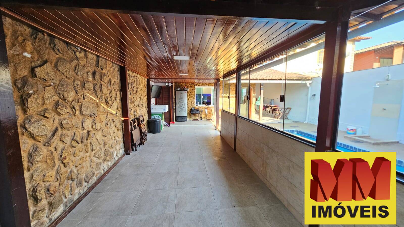 Casa à venda com 5 quartos, 127m² - Foto 2