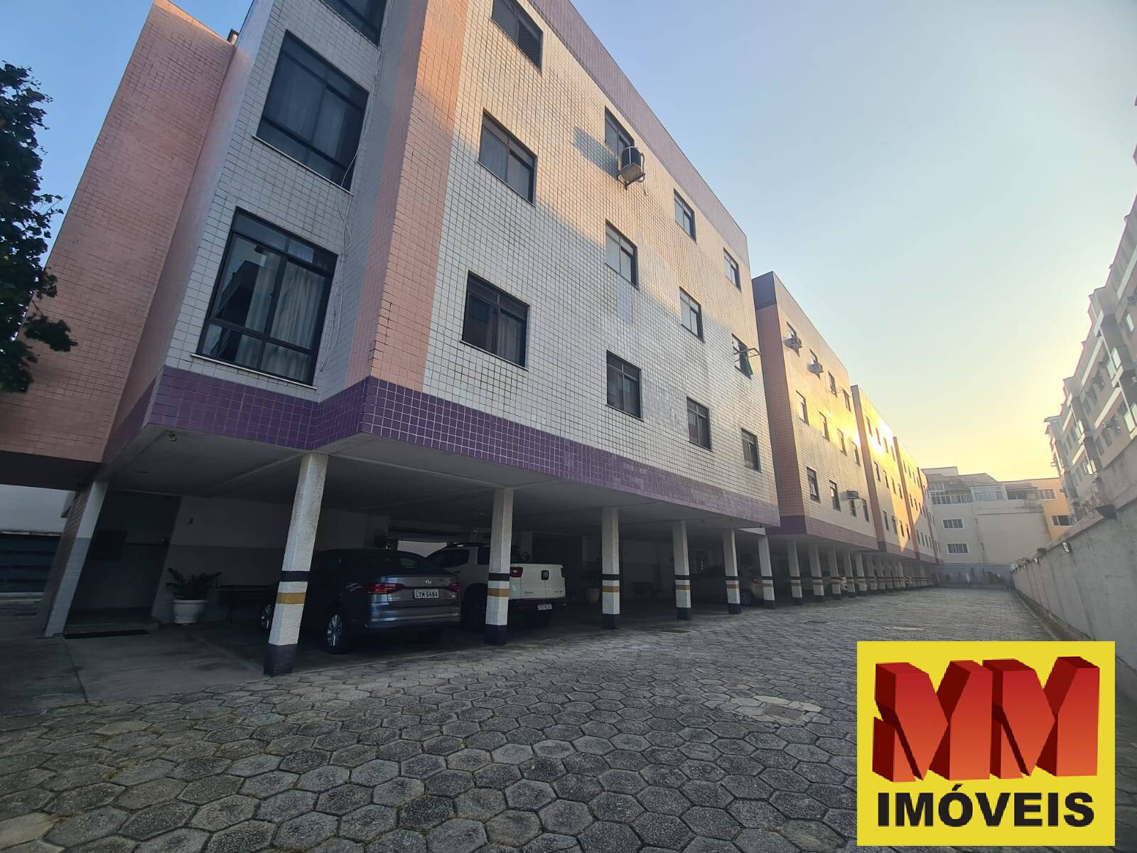 Apartamento à venda com 2 quartos, 81m² - Foto 1