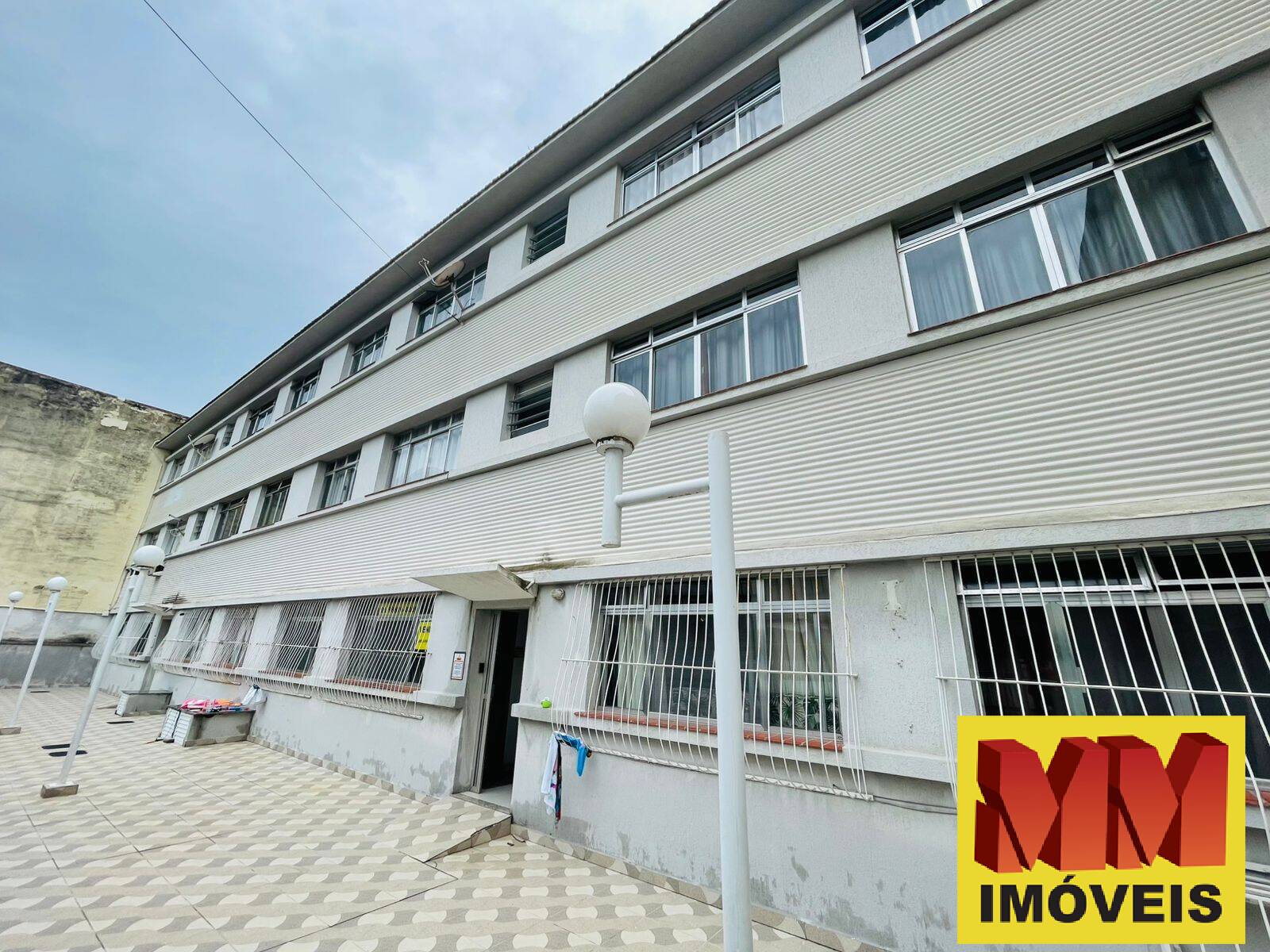 Apartamento à venda com 2 quartos, 70m² - Foto 1