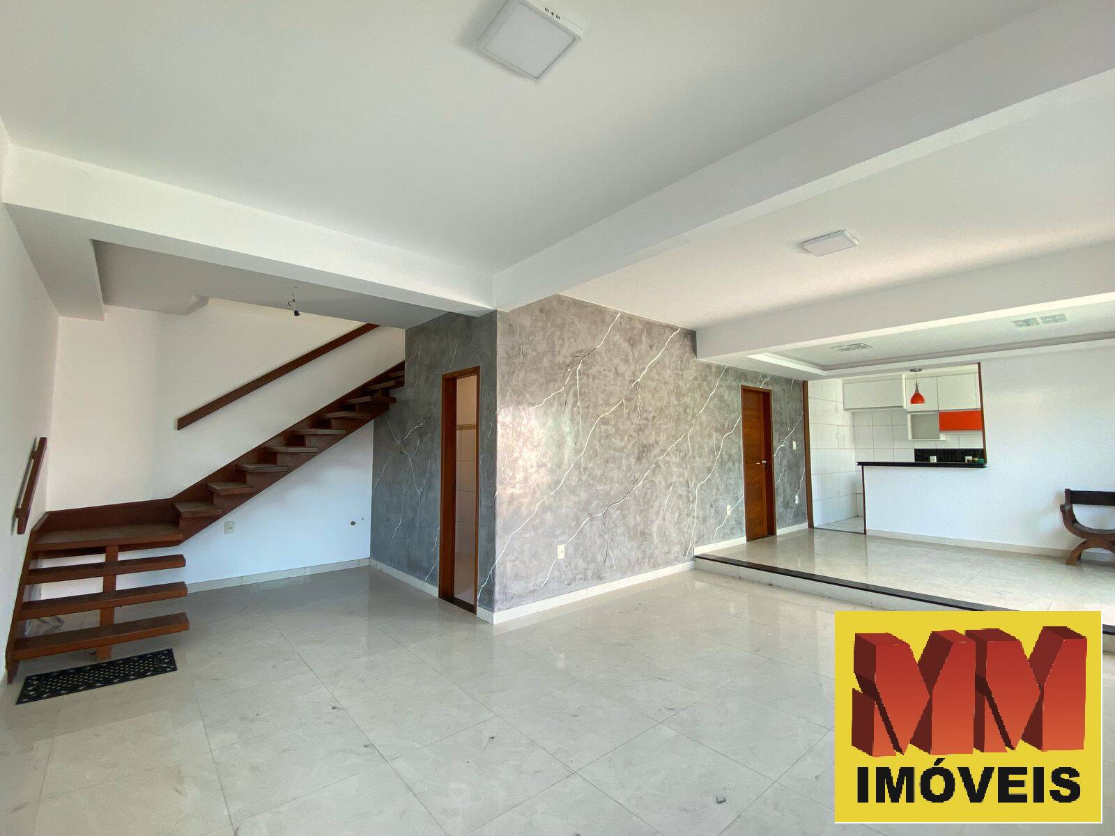 Casa à venda com 3 quartos, 240m² - Foto 3